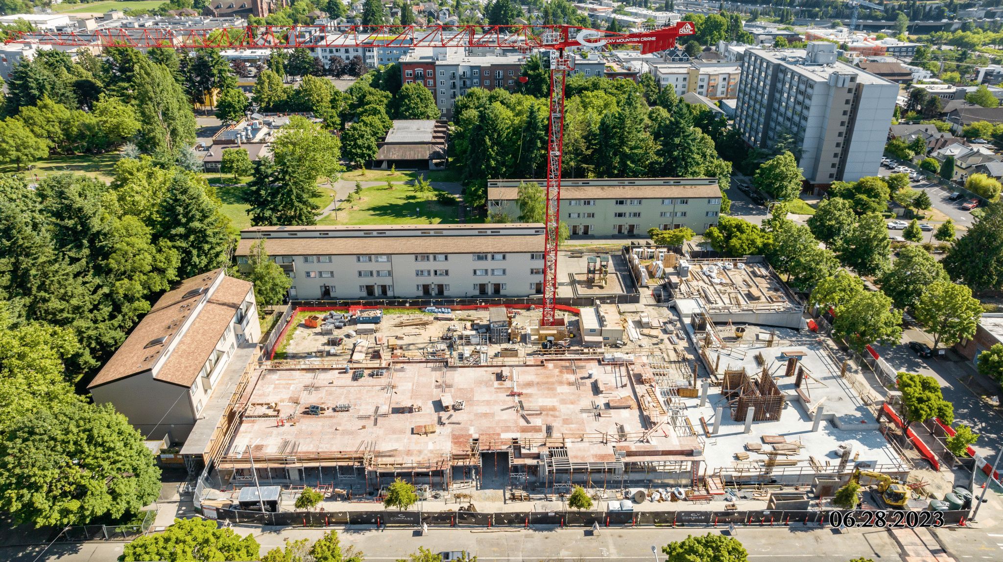 Post-tensioned deck concrete pour with 2 pumps